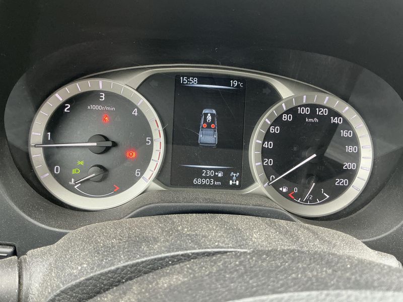 Nissan NP300 Pick-up 2.3 dCi Visia King Cab 4x4 — zdjęcie 13