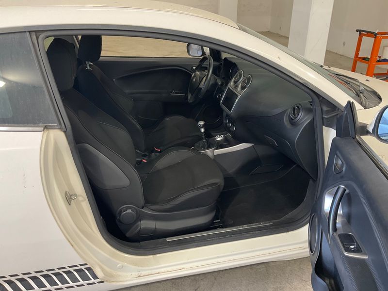 Alfa Romeo MiTo 1.3 JTD Distinctive — zdjęcie 3