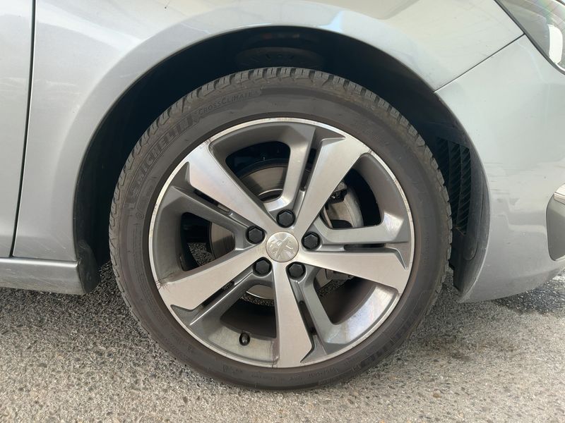 Peugeot 308 1.6 Blue-HDi Allure 2017 – снимка 11