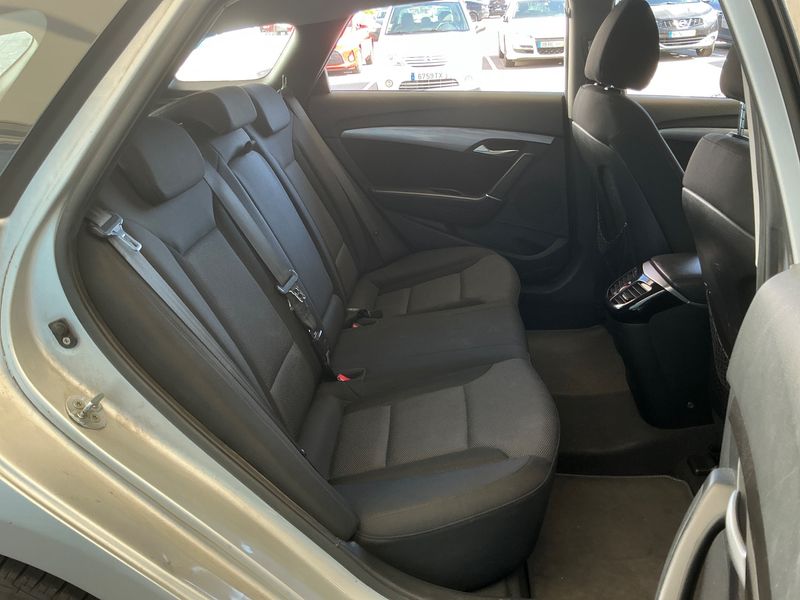 Hyundai i40 1.7 CRDi Comfort — zdjęcie 14