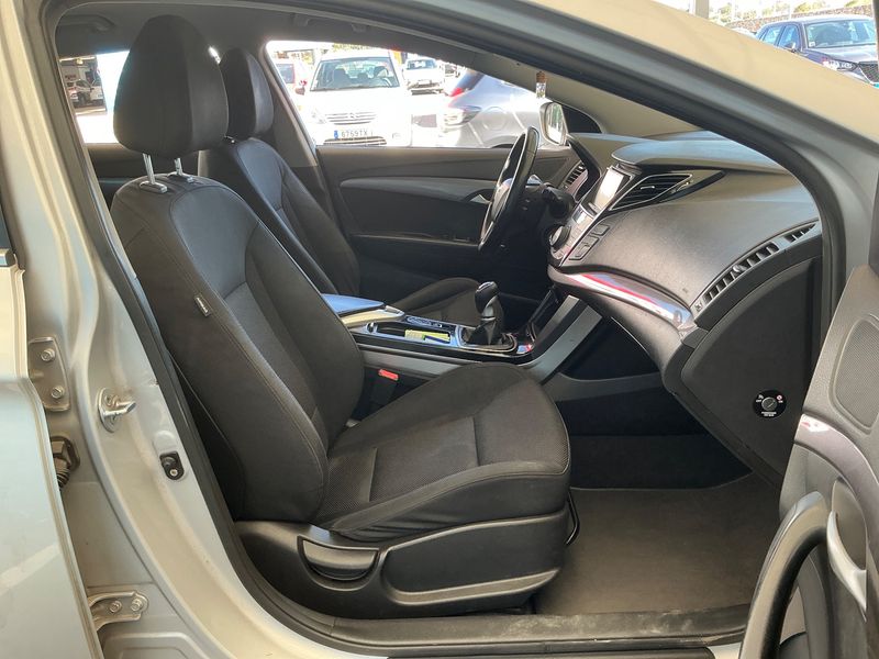 Hyundai i40 1.7 CRDi Comfort — zdjęcie 11