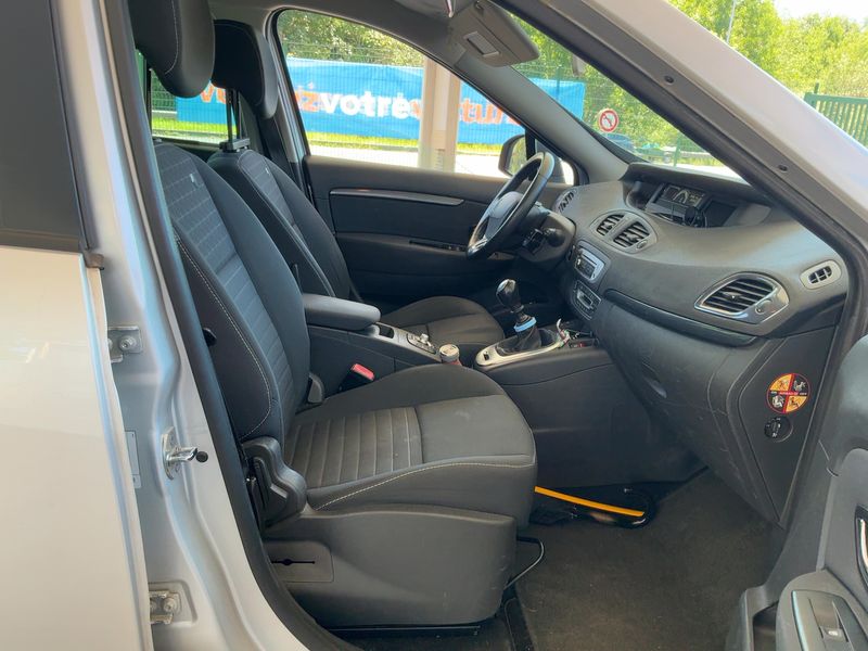 Renault Grand Scenic 1.5 dCi Energy Limited — zdjęcie 11