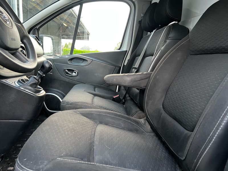 Opel Vivaro 1.6 CDTI Biturbo Kasten L1H1 2,9t — zdjęcie 14