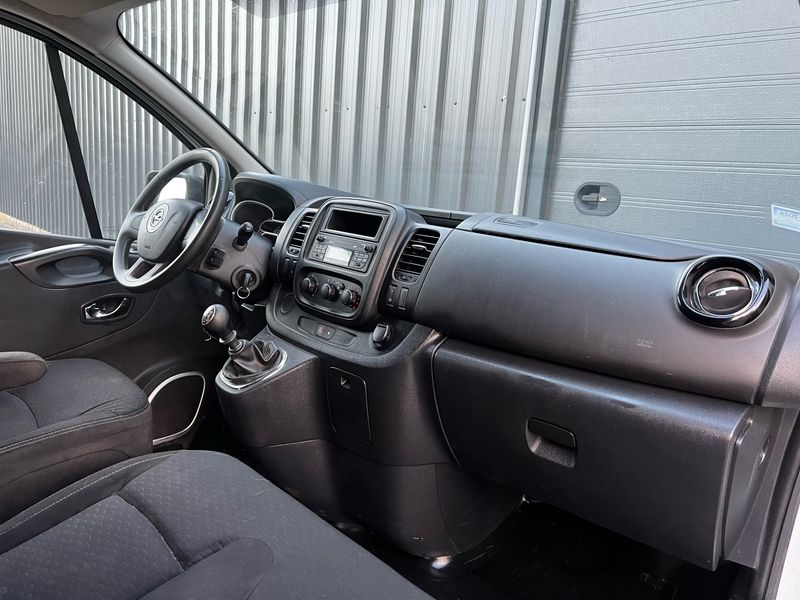 Opel Vivaro 1.6 CDTI Biturbo Kasten L1H1 2,9t — zdjęcie 24