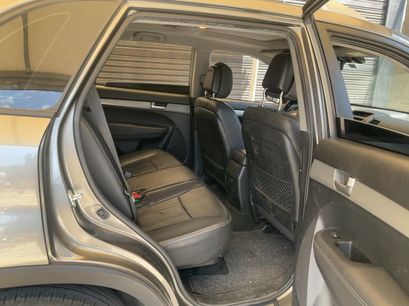 Kia Sorento 2.2 CRDi Emotion 4WD — zdjęcie 14