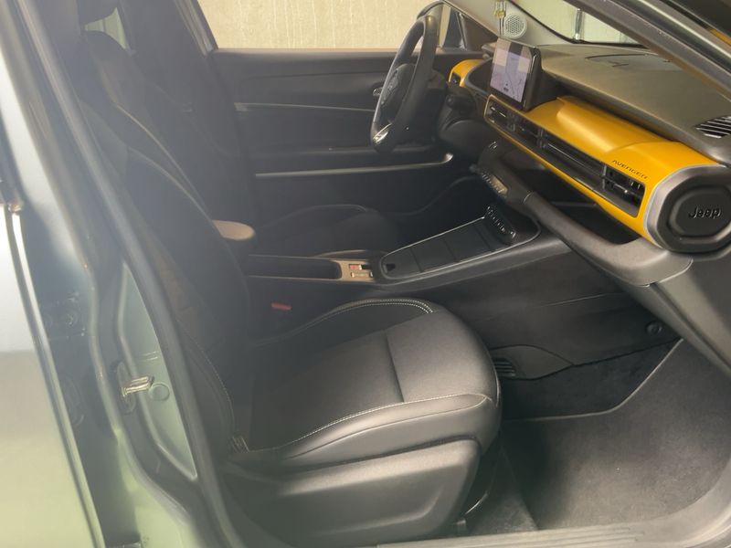 Jeep Avenger electric drive 115 kW Summit Electric — zdjęcie 11