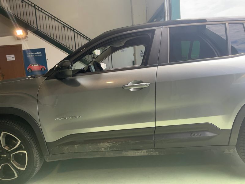 Jeep Avenger electric drive 115 kW Summit Electric — zdjęcie 4