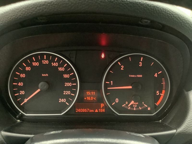 BMW 1er 118d — zdjęcie 13