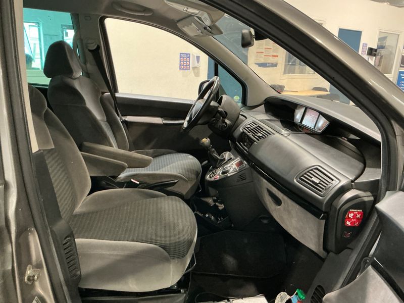 Citroen C8 2.0 HDi Confort — zdjęcie 3