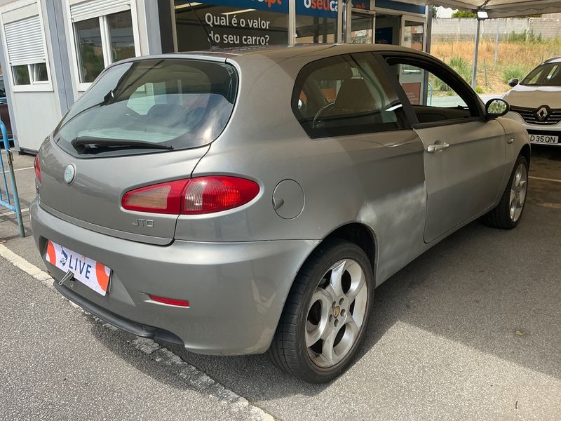 Alfa Romeo Alfa 147 1.9 JTD Impression — zdjęcie 2