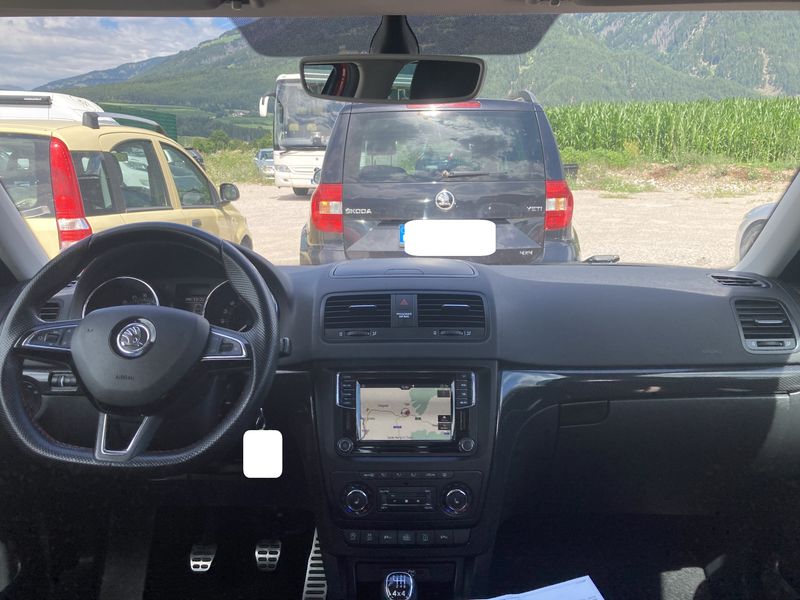 Skoda Yeti 2.0 TDI Design Edition Outdoor 4x4 — zdjęcie 11