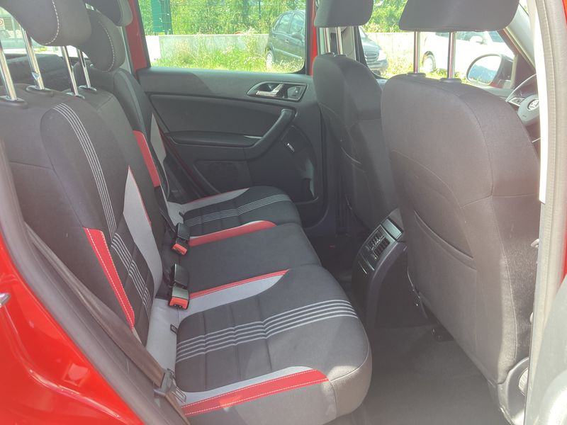 Skoda Yeti 2.0 TDI Design Edition Outdoor 4x4 — zdjęcie 14