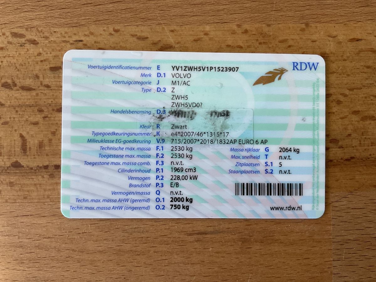 Volvo V60 2.0 T8 Recharge Plug-in Hybrid Plus Bright AWD