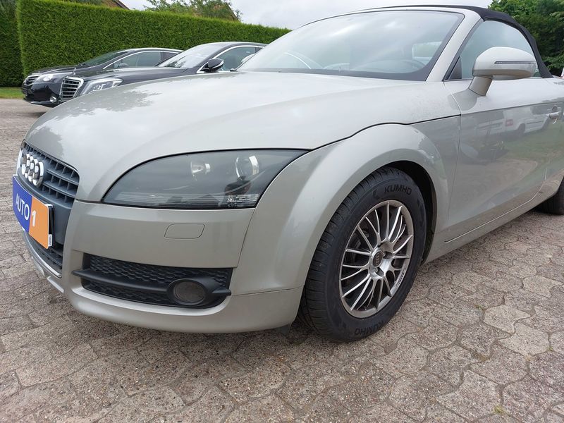 Audi TT 2.0 TFSI Roadster — zdjęcie 2