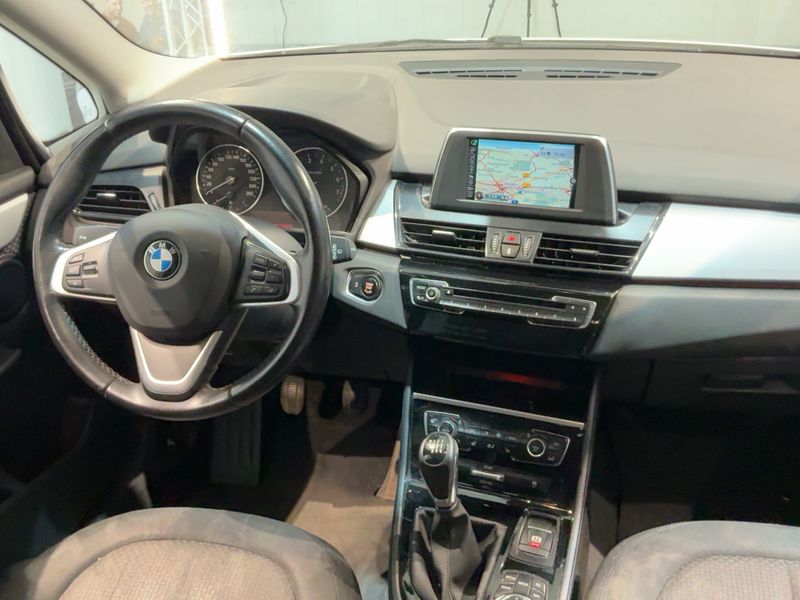 BMW 2er 218i Gran Tourer Advantage — zdjęcie 12