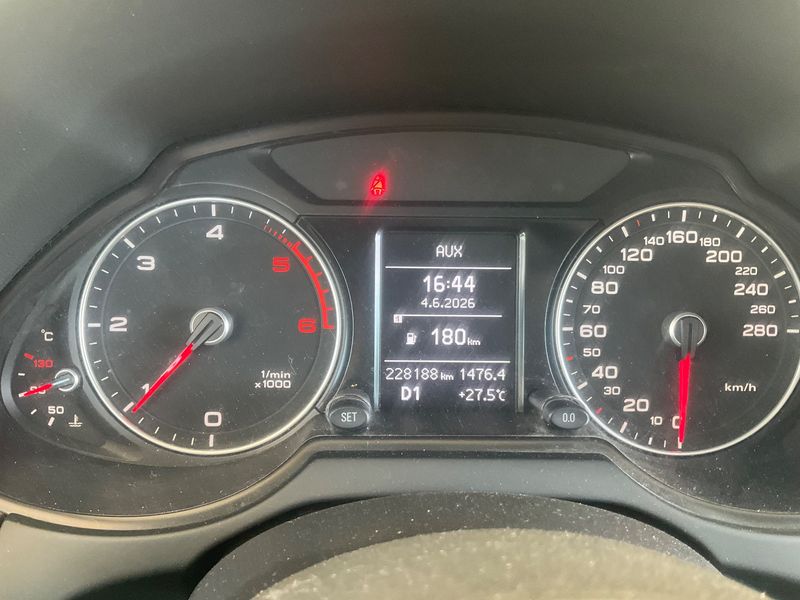 Audi Q5 2.0 TDI quattro — zdjęcie 13