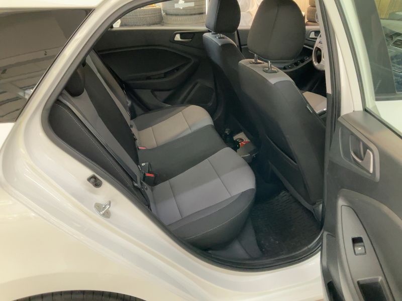Hyundai i20 1.0 TGDI Trend Blue — zdjęcie 14