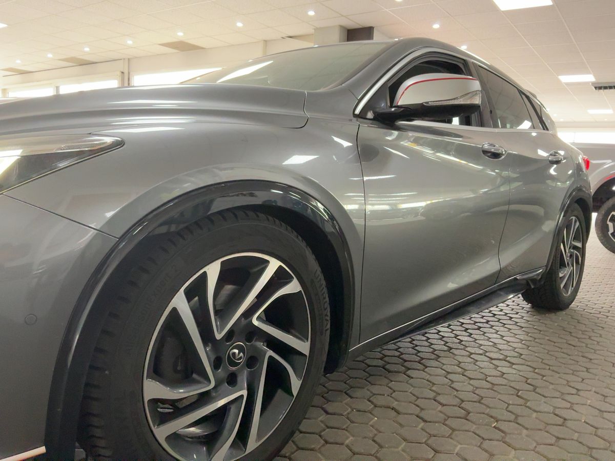Infiniti Q30 d'occasion