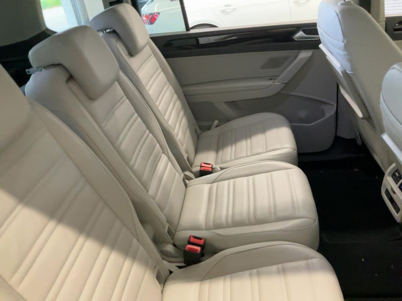 Volkswagen Touran 2.0 TDI Highline BlueMotion Tech — zdjęcie 14