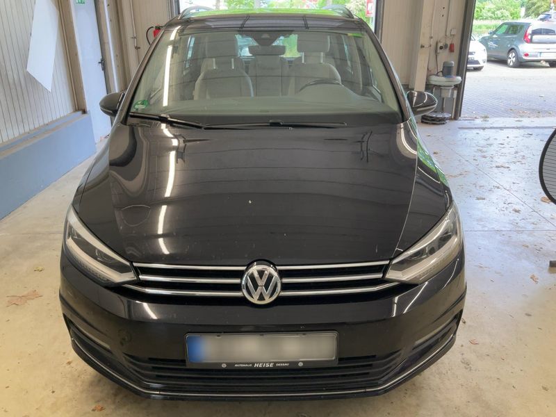 Volkswagen Touran 2.0 TDI Highline BlueMotion Tech — zdjęcie 9