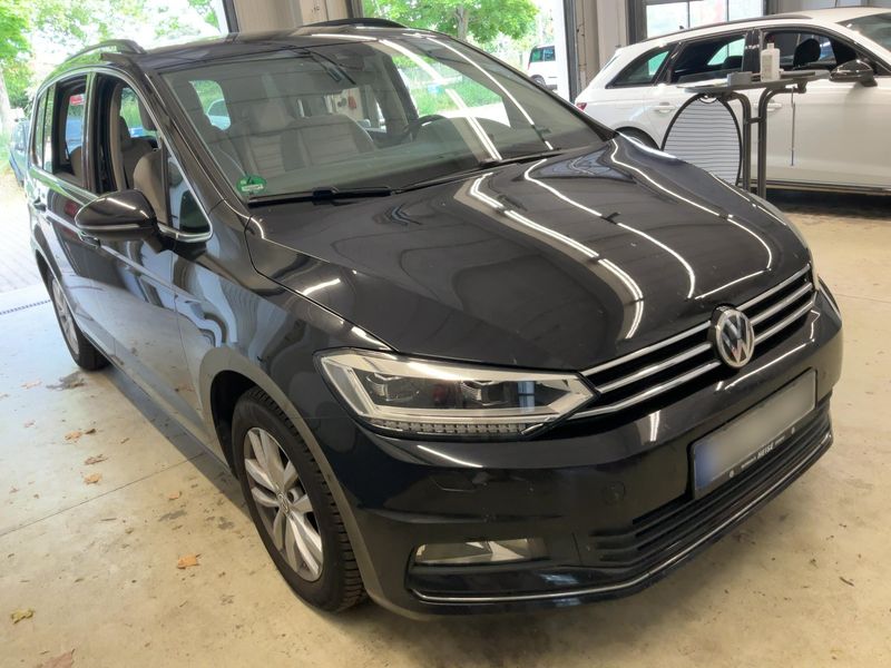 Volkswagen Touran 2.0 TDI Highline BlueMotion Tech — zdjęcie 8