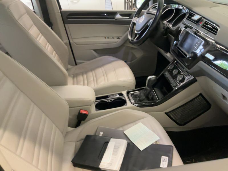 Volkswagen Touran 2.0 TDI Highline BlueMotion Tech — zdjęcie 11
