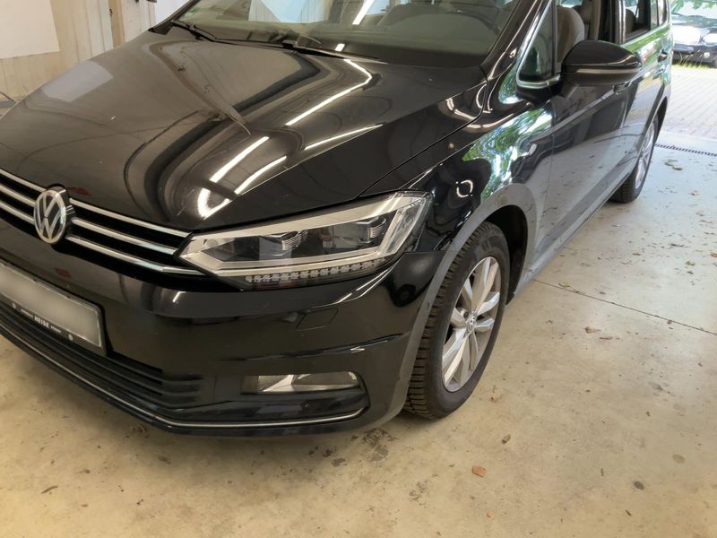 Volkswagen Touran 2.0 TDI Highline BlueMotion Tech — zdjęcie 2