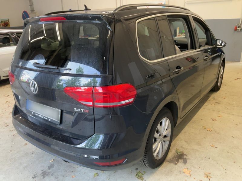 Volkswagen Touran 2.0 TDI Highline BlueMotion Tech — zdjęcie 6