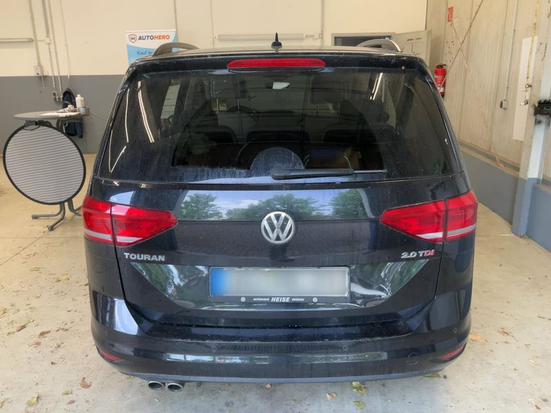 Volkswagen Touran 2.0 TDI Highline BlueMotion Tech — zdjęcie 5