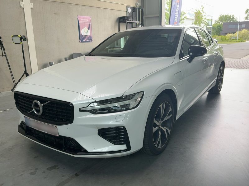 Volvo S60 2.0 T8 Plug-in Hybrid R Design AWD
