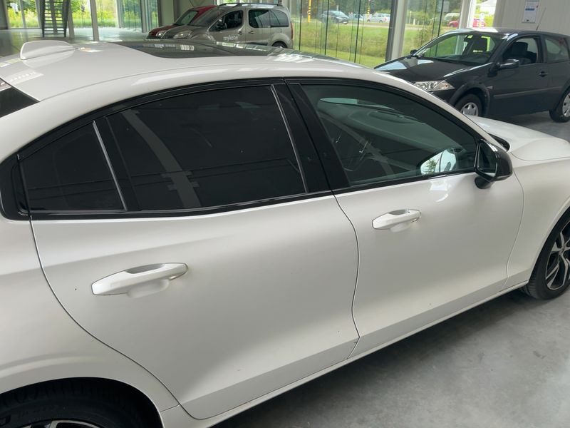 Volvo S60 2.0 T8 Plug-in Hybrid R Design AWD — zdjęcie 7