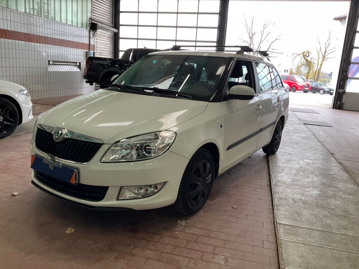 Skoda Fabia 2012 — photo 1