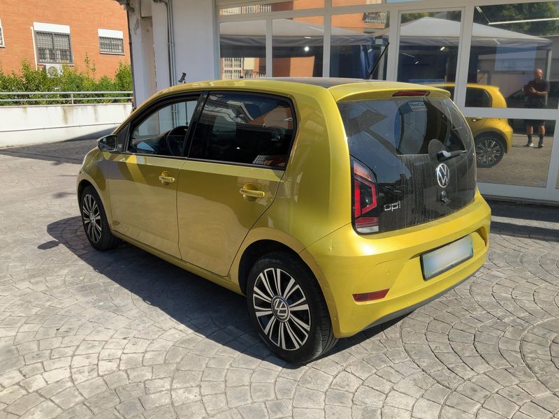 Volkswagen up! 1.0 Black Style — zdjęcie 3