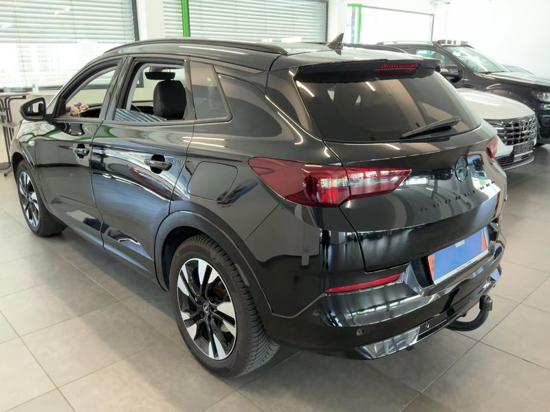 Opel Grandland X 1.6 Plug-in Hybrid 4 GSe — zdjęcie 3