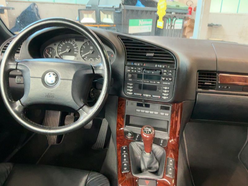 BMW 3er 318i — zdjęcie 12
