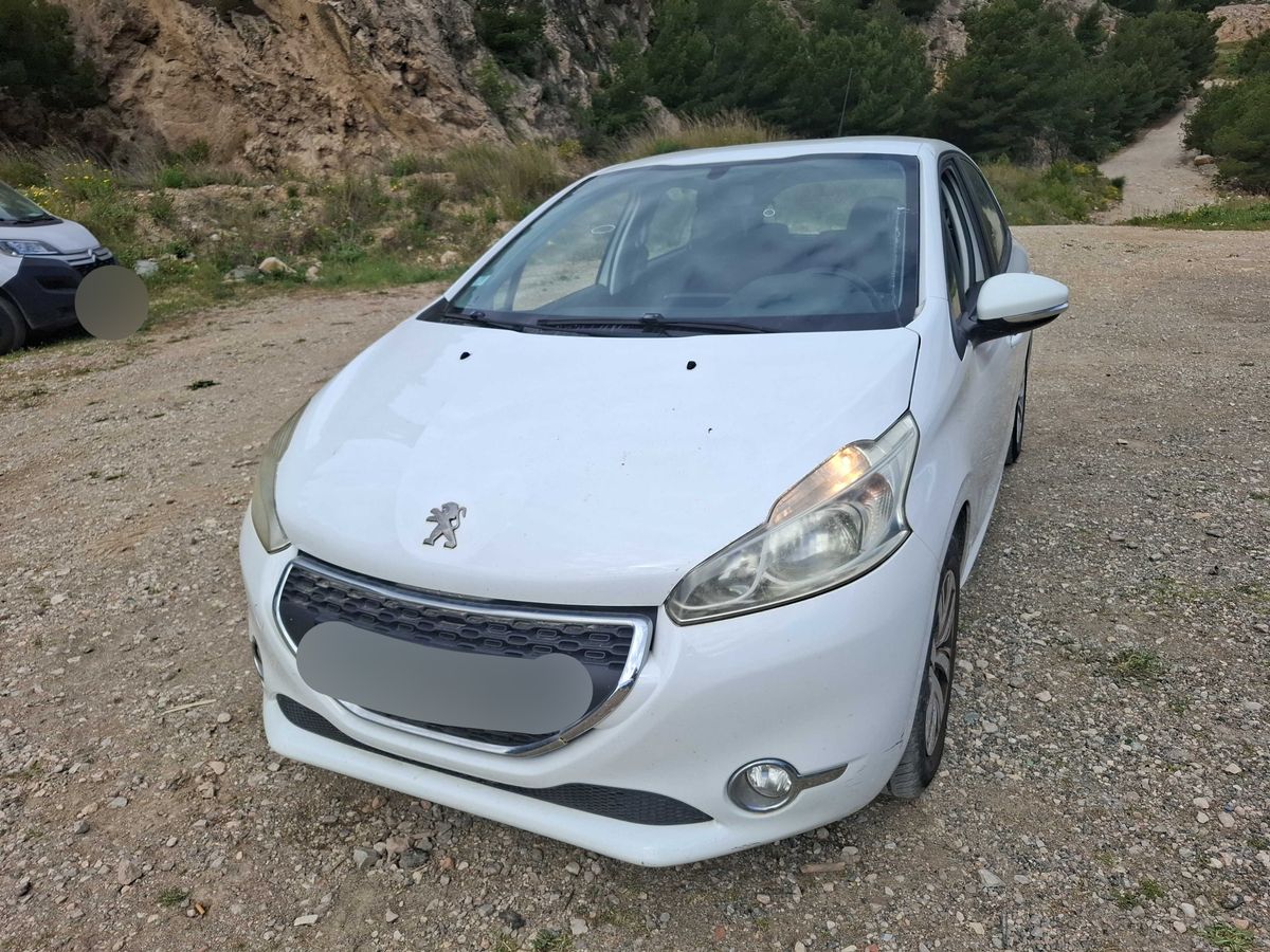 Peugeot 208 2015