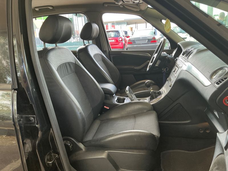Ford S-Max 1.8 TDCi Titanium — zdjęcie 3