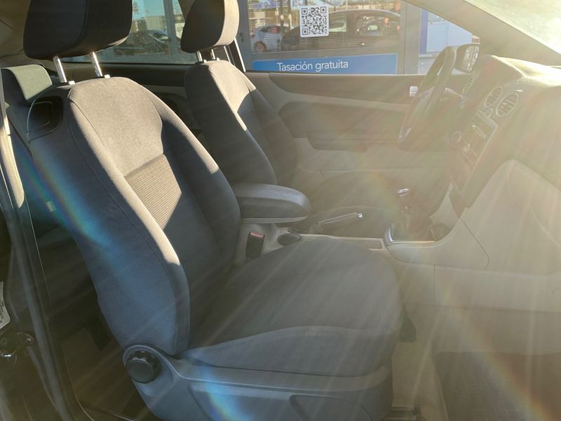 Ford Focus 1.6 Ti-VCT Sport — zdjęcie 3