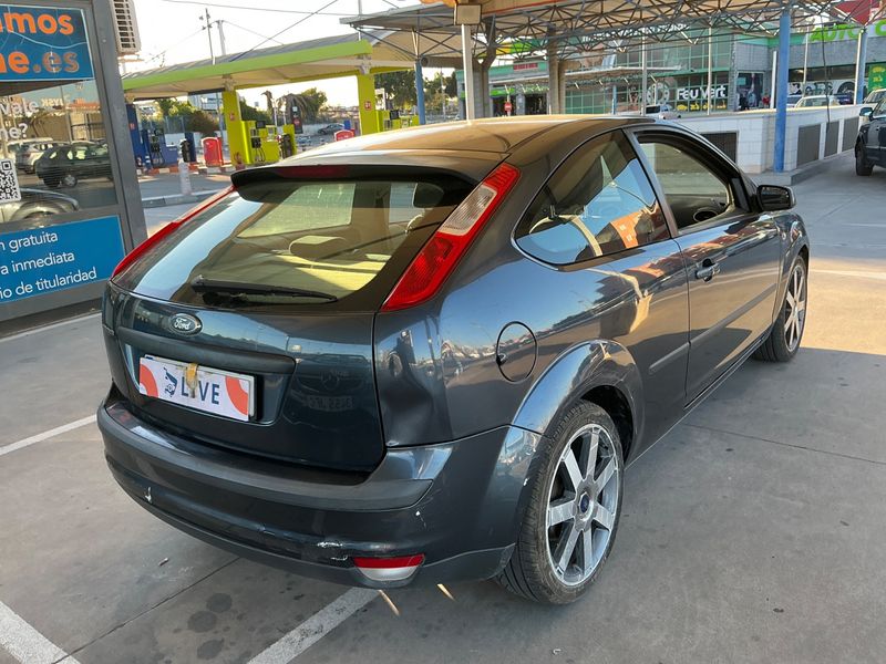 Ford Focus 1.6 Ti-VCT Sport — zdjęcie 2