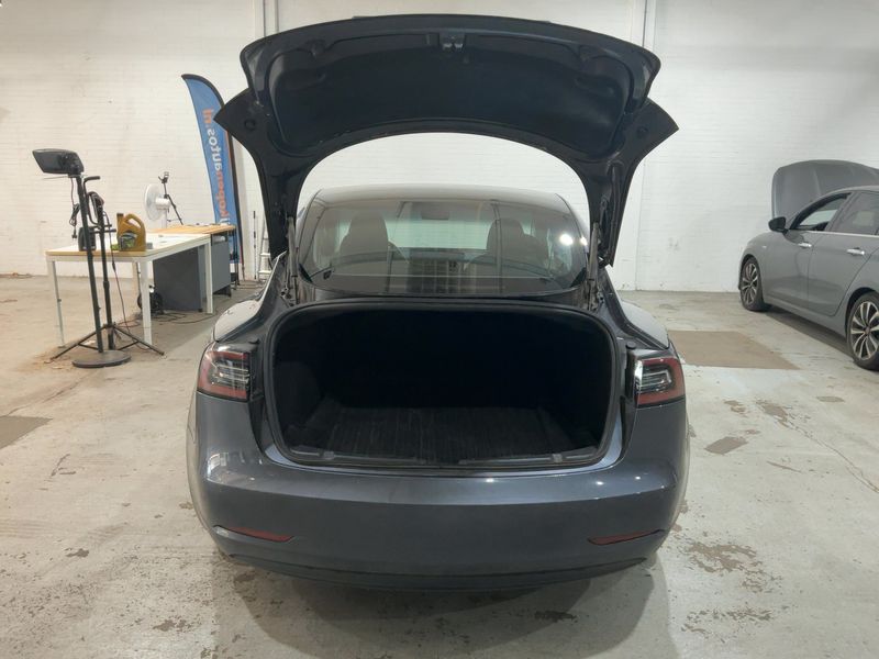 Tesla Model 3 Standard Range Plus 2019 – снимка 15