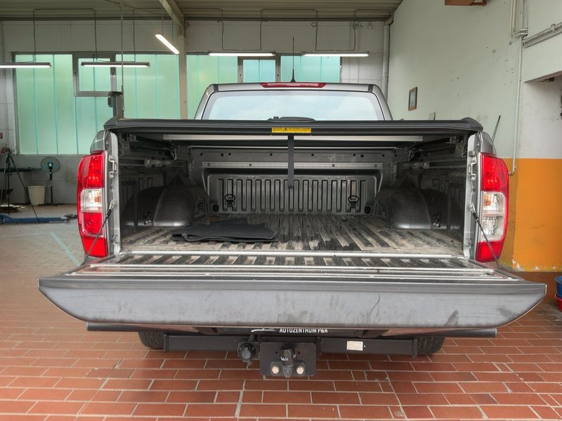 Nissan NP300 Pick-up 2.3 dCi Acenta Double Cab 4x4 — zdjęcie 10
