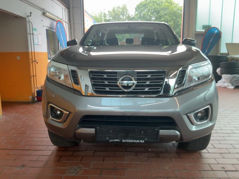 Nissan NP300 Pick-up 2.3 dCi Acenta Double Cab 4x4 — zdjęcie 9