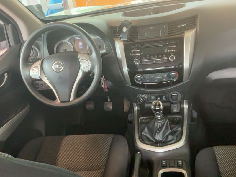 Nissan NP300 Pick-up 2.3 dCi Acenta Double Cab 4x4 — zdjęcie 12