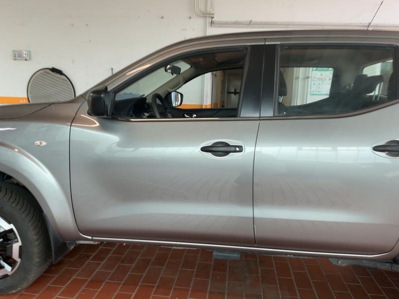 Nissan NP300 Pick-up 2.3 dCi Acenta Double Cab 4x4 — zdjęcie 4
