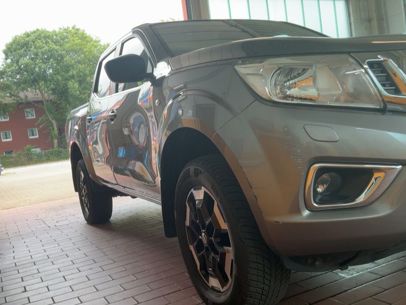Nissan NP300 Pick-up 2.3 dCi Acenta Double Cab 4x4 — zdjęcie 8