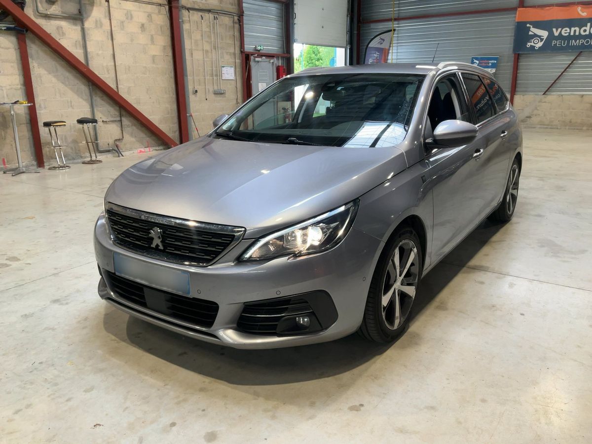 Peugeot 308 2019 — photo 1