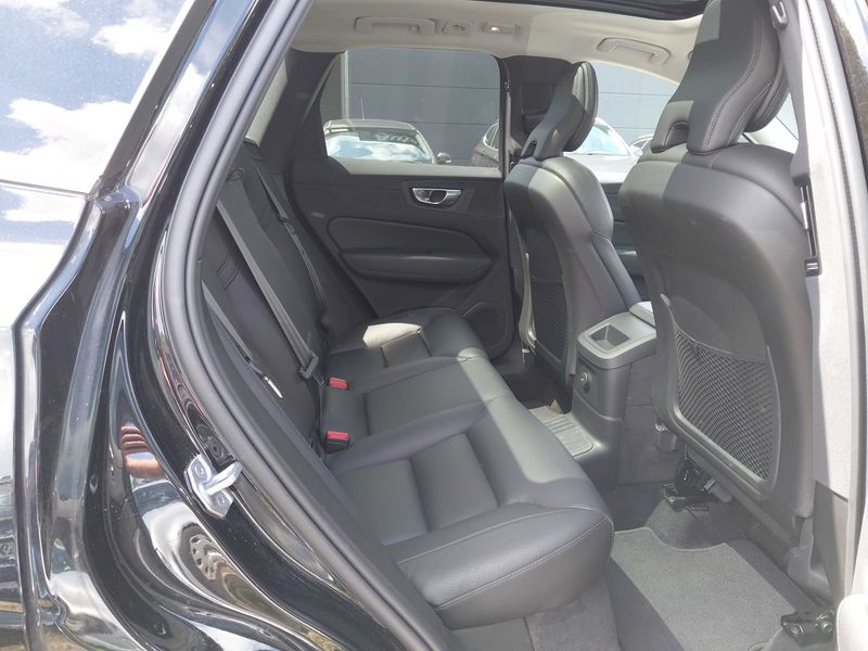 Volvo XC60 2.0 T6 Twin Engine Recharge Plug-in Hybrid Inscription Expression AWD — zdjęcie 14