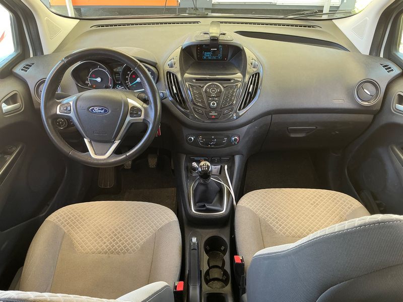 Ford Tourneo 1.5 TDCi Titanium — zdjęcie 12