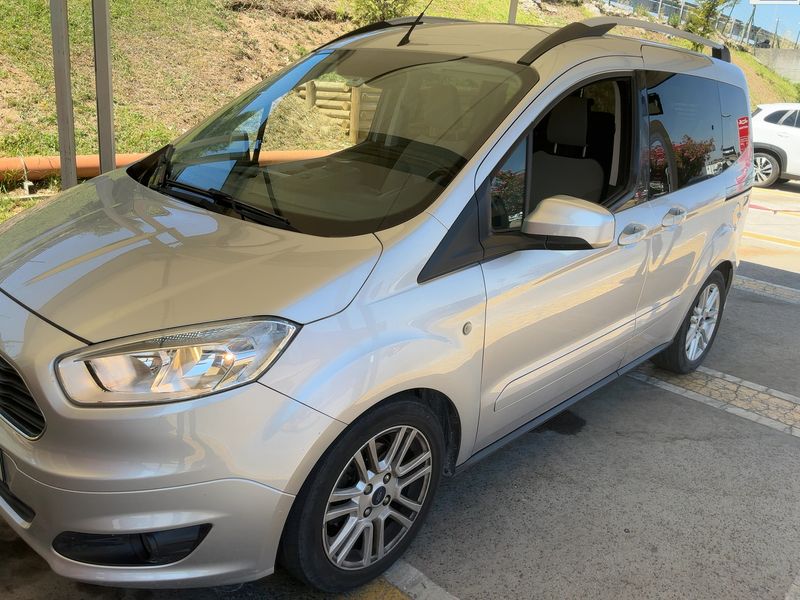 Ford Tourneo 1.5 TDCi Titanium — zdjęcie 2