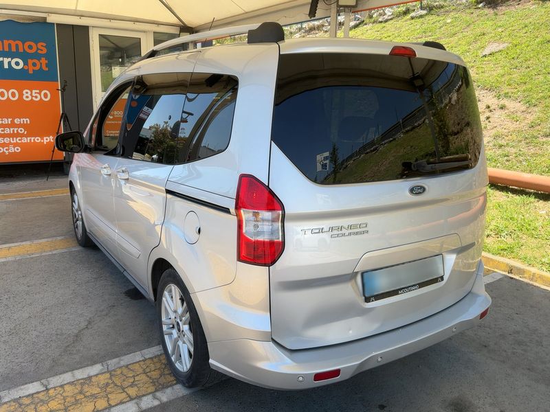 Ford Tourneo 1.5 TDCi Titanium — zdjęcie 3